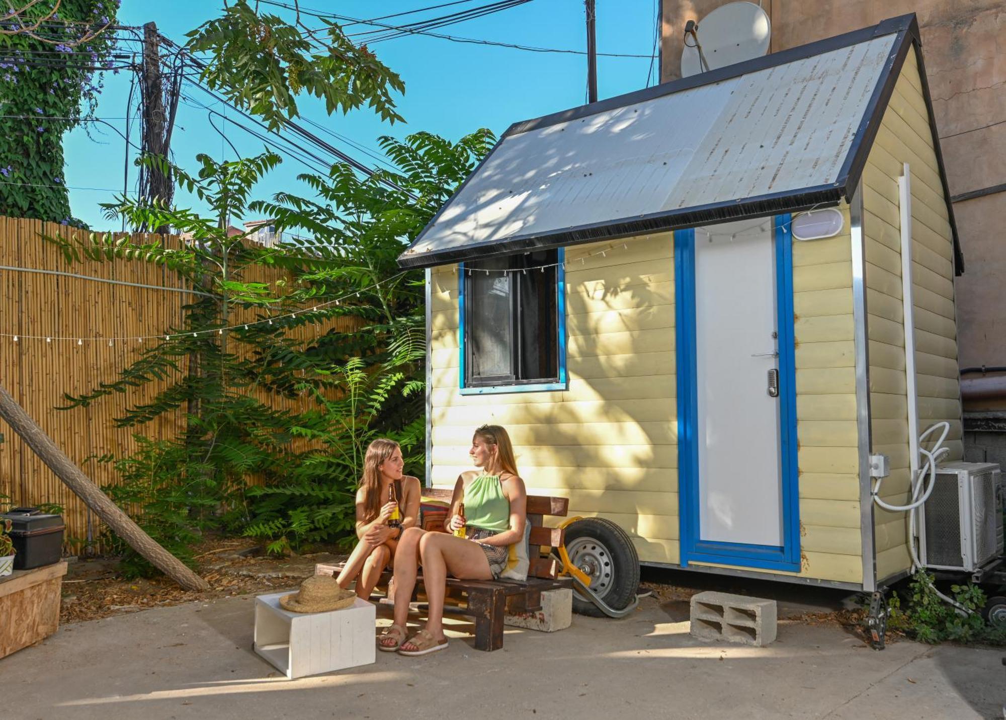 Caravan Hostel Tel Aviv By Roger Age 18-45 Экстерьер фото